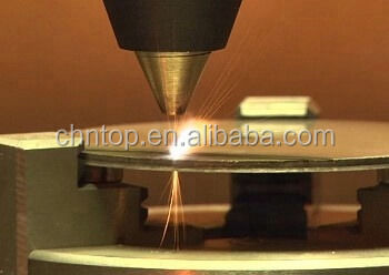 CNC-lasersnijmachine met zelfontwikkeld CNC-systeem en optioneel scherpstellingssysteem met lasersensor met hoge resolutie